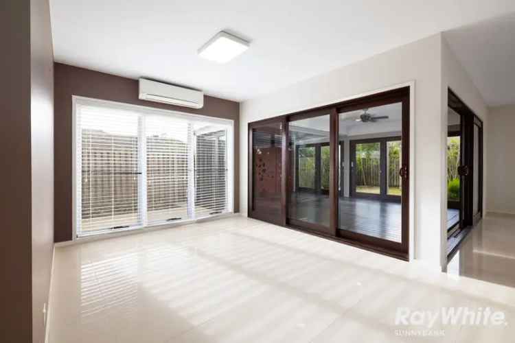 Family Home near Lifestyle Centre - Gym Pool Tennis Courts