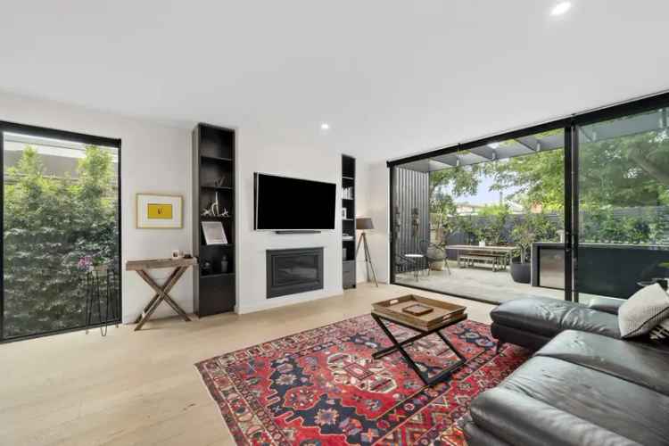 Bespoke Living for Rent in Bayside: 4 Bedrooms, 3 Bathrooms