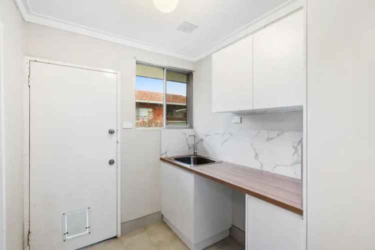 Mandurah 4-Bedroom Renovated Home For Rent