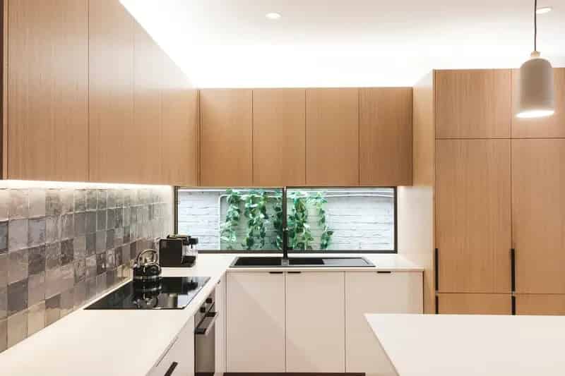 Lease Four Bedroom House in Newtown with Stylish Features