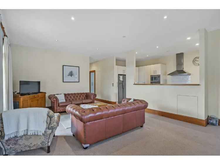 Fully Furnished In Battery Point