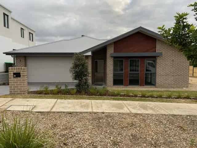 Real Estate For Lease - 10 Deepwater Circuit - North Kellyville , NSW