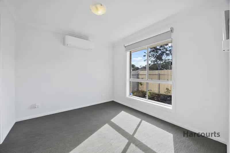 This brand-new house is ready to move in - this property won't last long!