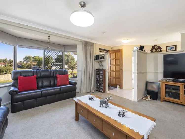 Stunning 4x2 Family Home in Woodbridge Cooloongup