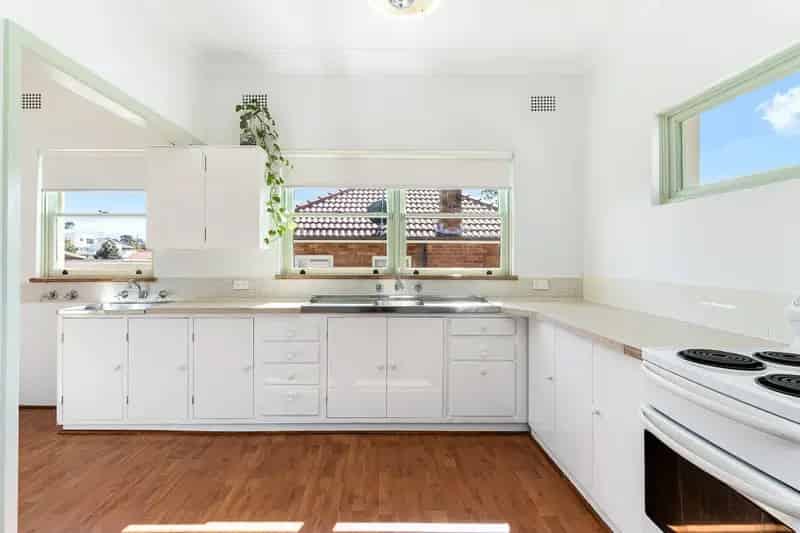 Real Estate For Lease - 31 Kareena Road - Miranda , NSW