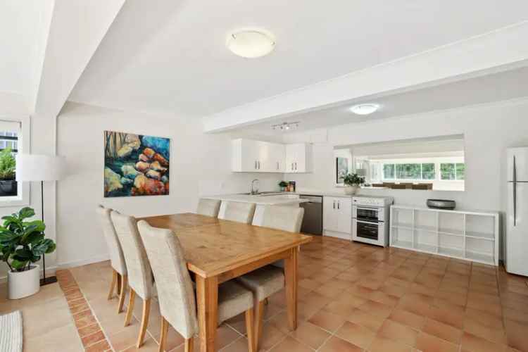 Mona Vale Lower Level Unit - Ensuite, Parking & Utilities Included