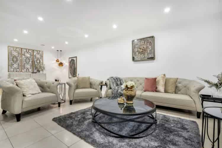 Large family home in immaculate condition!
