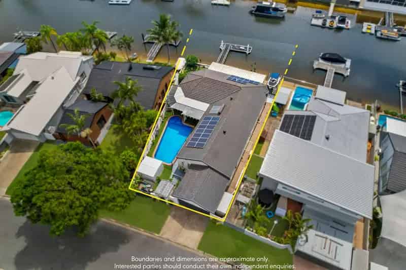 Buy Waterfront House in Paradise Point with Exquisite Entertaining Features