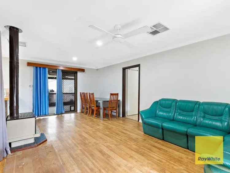 House For Sale in City of Gosnells, Western Australia