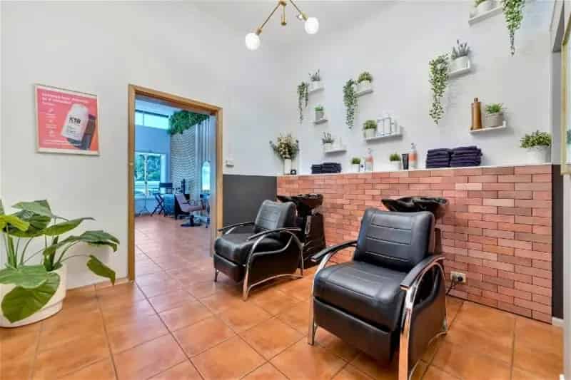 Buy Commercial Hair Salon in East Geelong with Flexible Hours