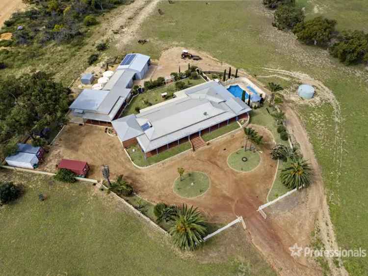 18 Acre Property with Homestead Granny Flat and Development Lots Near Wavecrest Estate