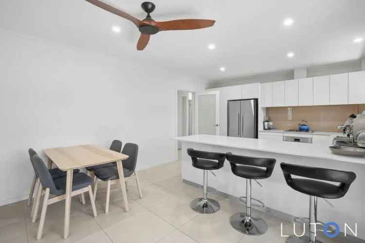 Luxury Hughes Townhouse - 3 Beds, Modern Renovation