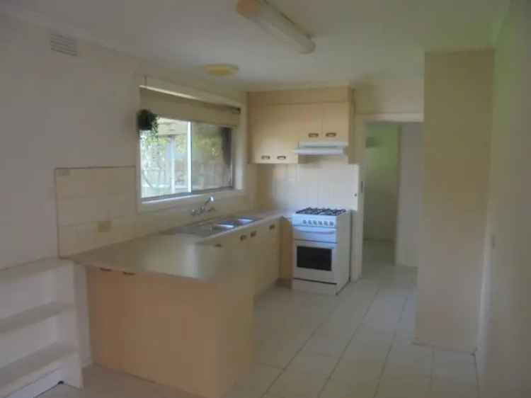 4 Morton Street, Clayton VIC 3168 - House For Lease