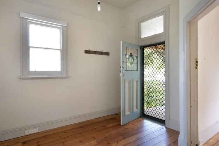 House For Sale in Castlemaine, Victoria