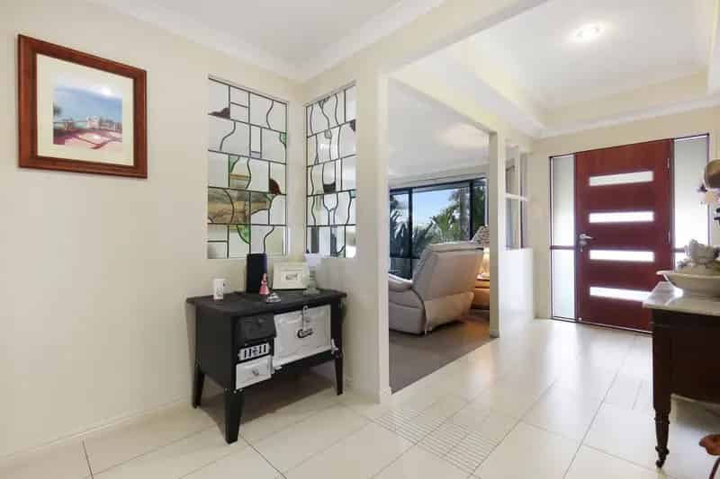 Effortless Living in a Contemporary Family Oasis