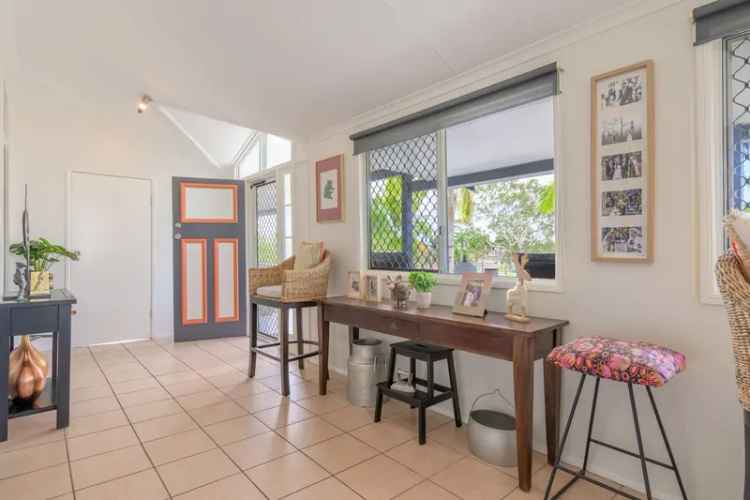 CHARMING & STYLISH QUEENSLANDER IN CENTRAL LOCATION, SIDE ACCESS, FIRE PIT & LARGE ENTERTAINING AREA & SEPARATE OFFICE