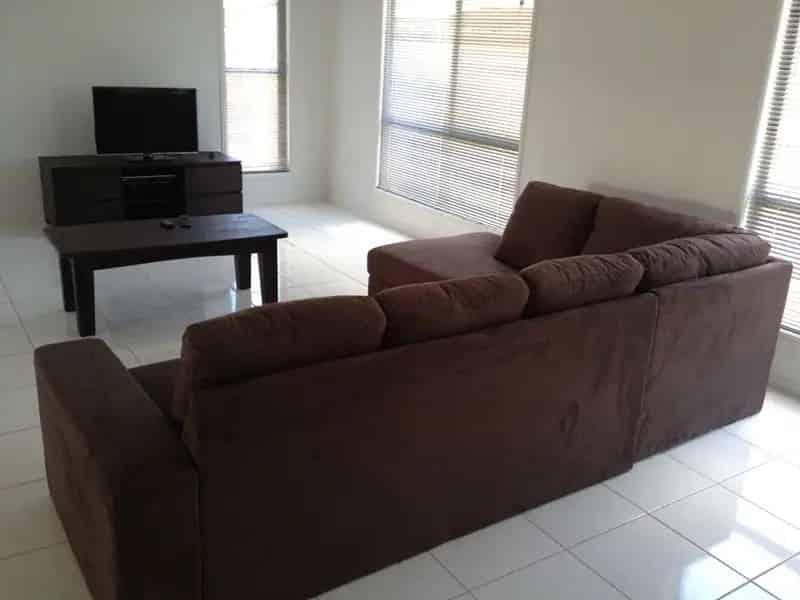 FULLY FURNISHED TOWNHOUSE