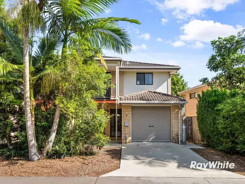 MODERN TOWNHOUSE IN POPULAR CALAMVALE!