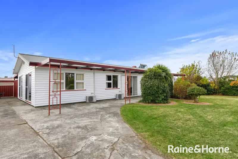 Buy 4 Bedroom House in a Double Sized Block with Entertainment Features
