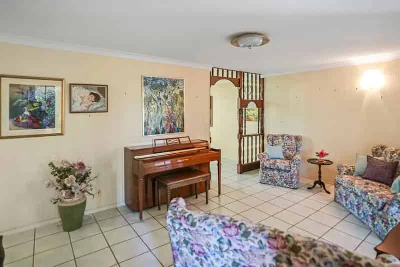 Buy House in Kepnock with Tropical Fruit Paradise and Renovation Potential