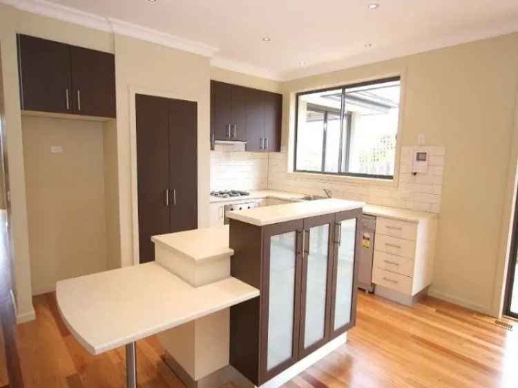 4 rooms apartment of 258 m² in Melbourne