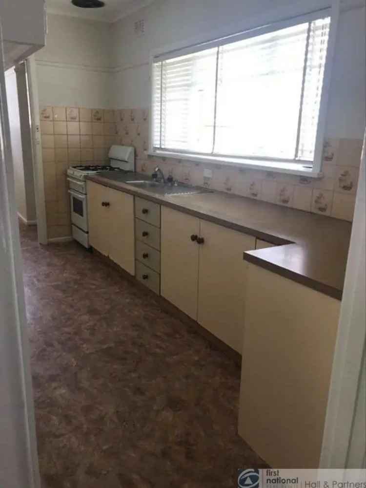 3 Bedroom House 176m2 Melbourne Near Schools Shops Transport