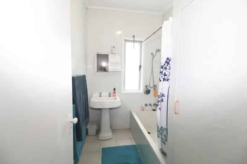 A Cosy Highset Home Near It All!