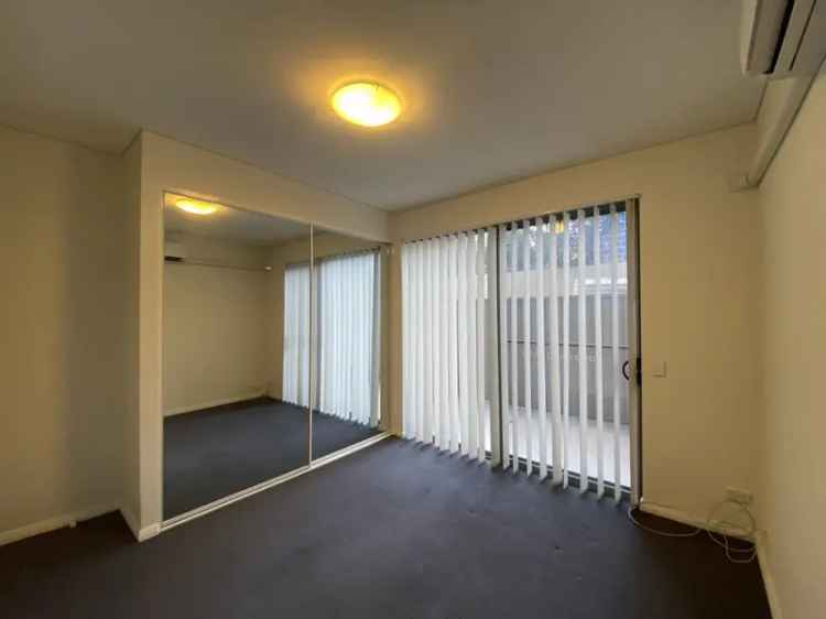 1 Bedroom Apartment 215m² Sydney Near Pacific Square