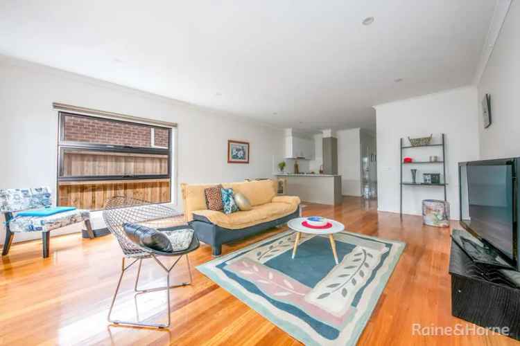 Charming 2-Bedroom Unit Near Town