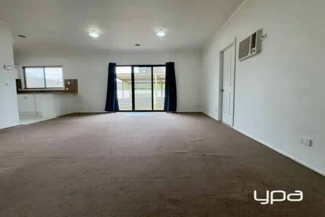House For Rent , 29, Willandra Loop, Melbourne, Victoria