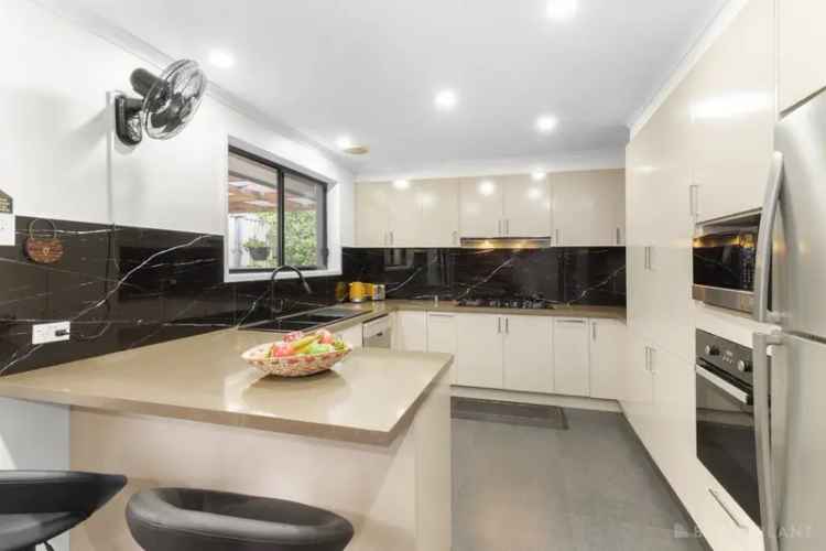 Fully Renovated 3-Bed Family Home Near Waverley Gardens