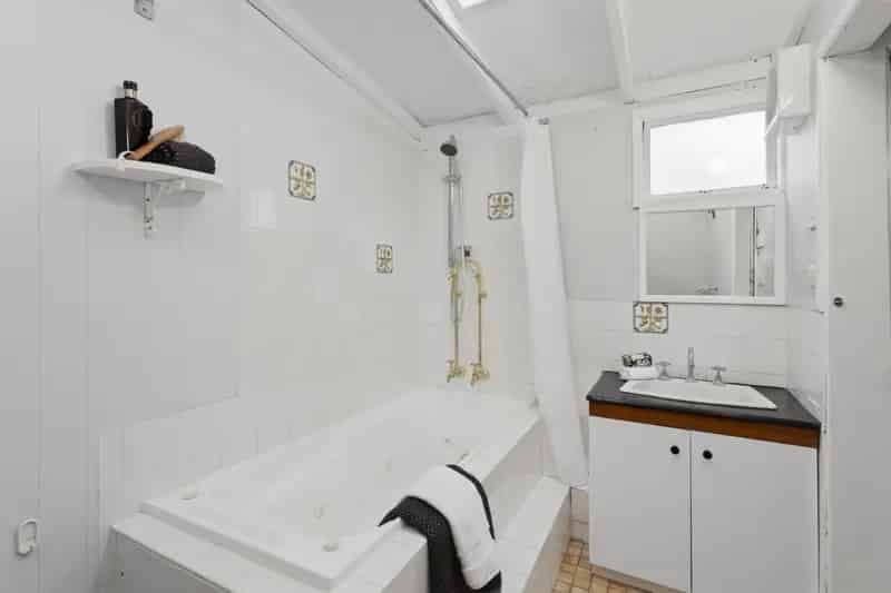 Buy Cottage in Blue Mountains with Character and Potential
