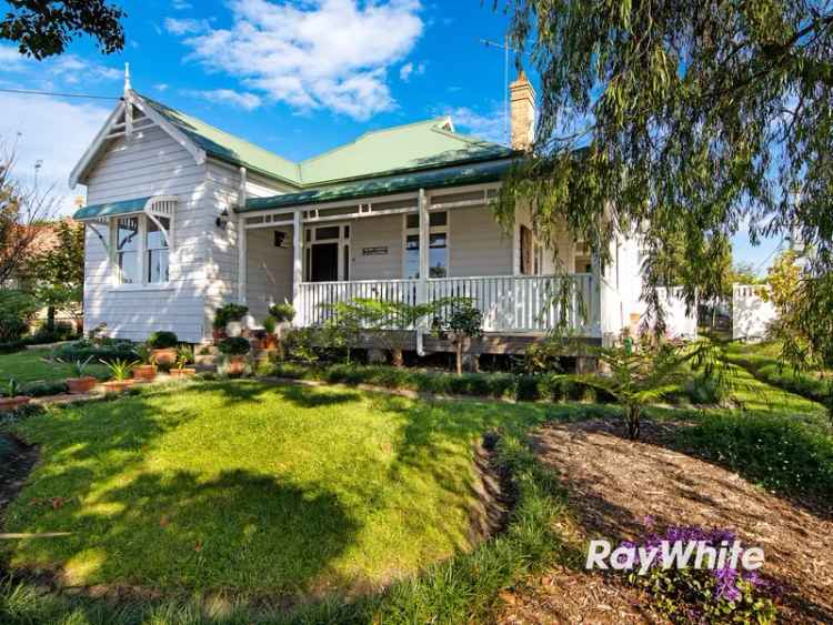 Charming Heritage Cottage in Moruya