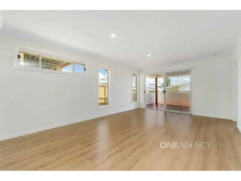 Stylish Contemporary Villa In Ascot Park