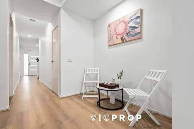 House For Sale , 3, Broadbeach Circuit, Melbourne, Victoria
