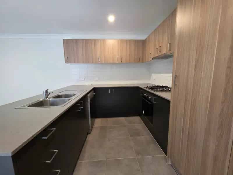 Modern Duplex in Cliftleigh