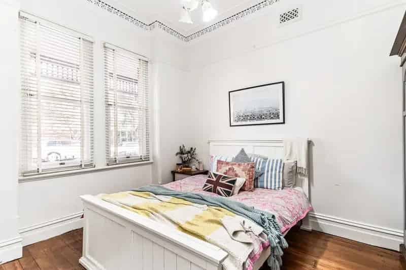 Real Estate For Lease - 70 Margaret Street - Petersham , NSW