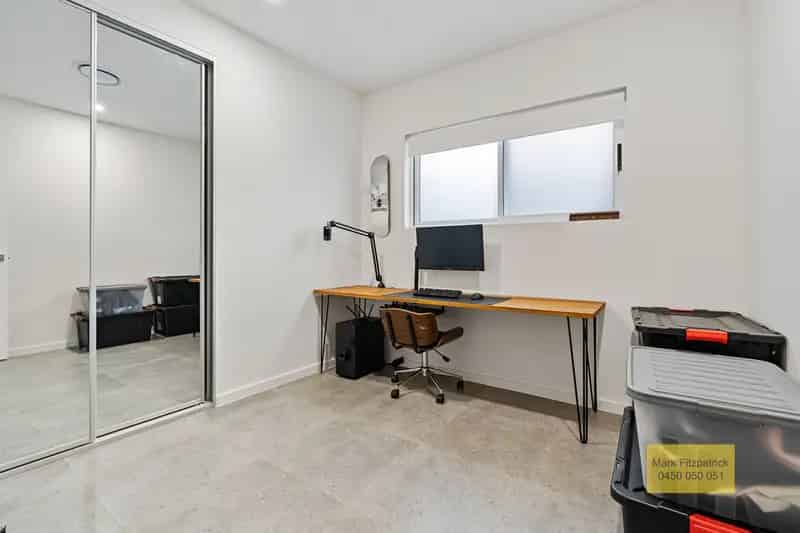 Modern House & Studio in Campbelltown Central !