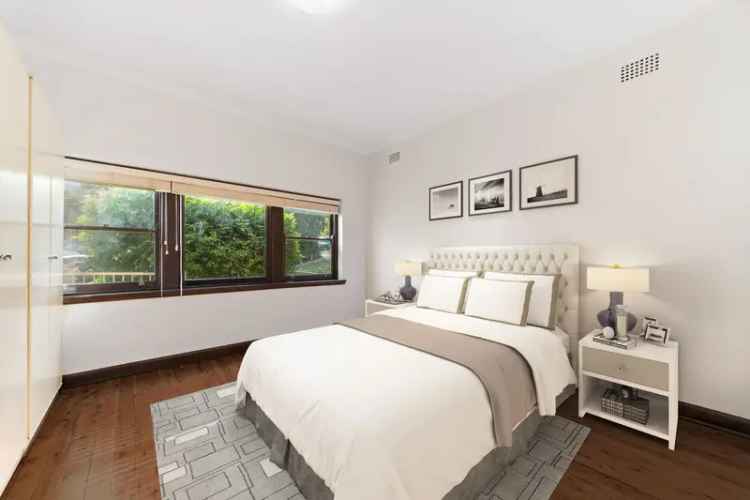 Three Bedroom Home in Castlecrag