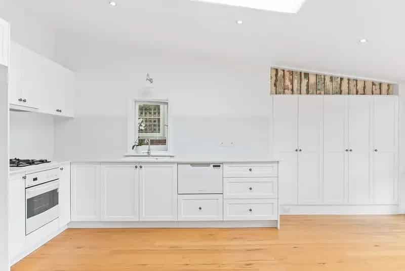 Lease Federation Home in Petersham with Garden and Modern Features