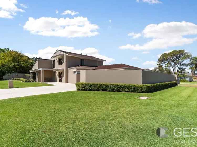 5 Bed 2 Bath Family Home Noranda Huge Block Pool Workshop