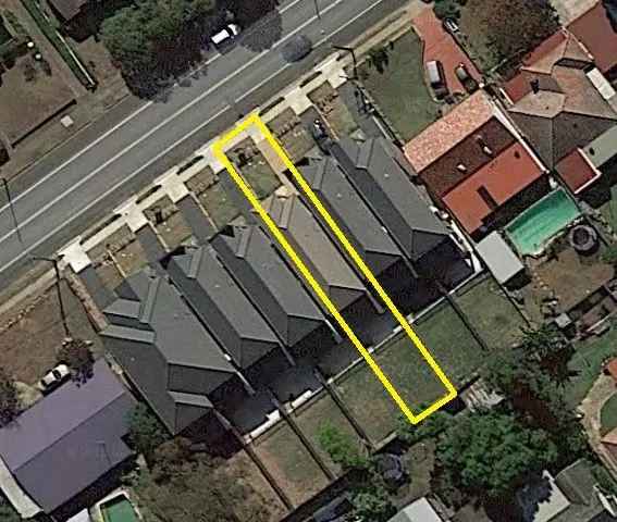 Campbelltown Double Storey Home 4 Bed 2 Bath Available Feb 18