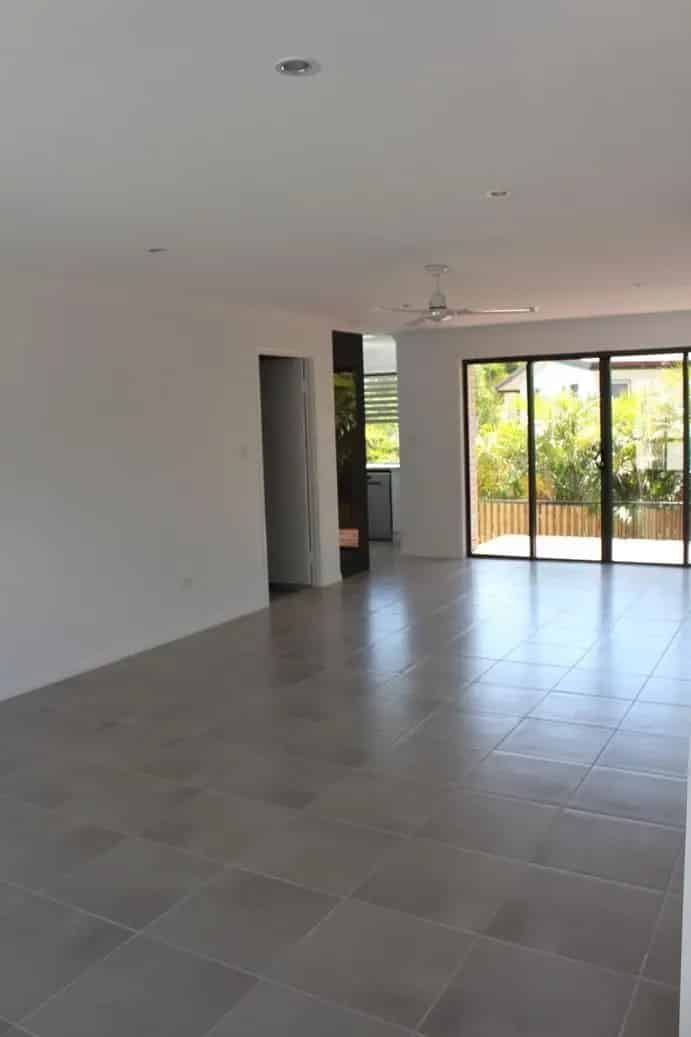 Modern townhouse for sale in Boyne Island with 3 bedrooms and balcony