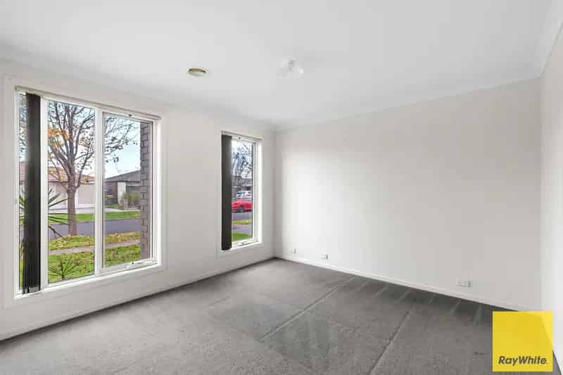 Exceptional Family Living in Deer Park Location!