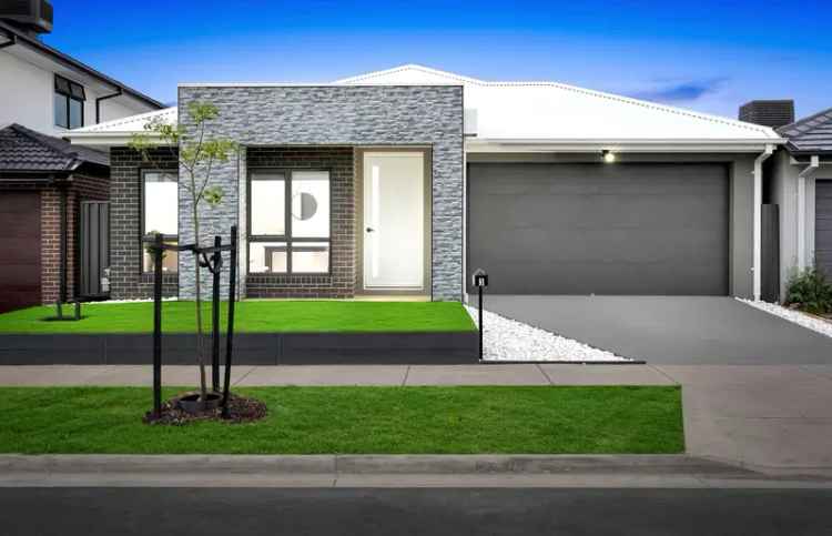 3 Kevin Avenue, Tarneit VIC 3029 - House For Lease