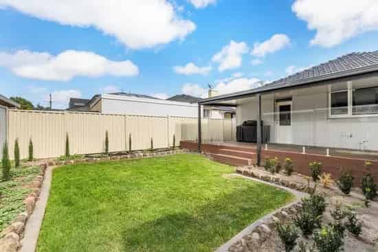 3 rooms house of 403 m² in Melbourne