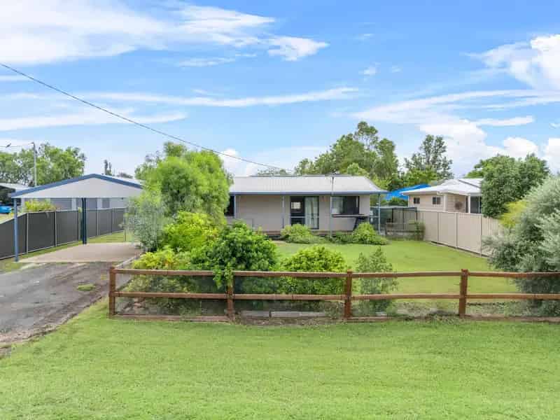 NEAT LOWSET HOME WITH SHED