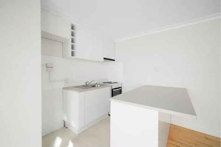 2 Bedroom 195m² Apartment Melbourne Near Oakleigh