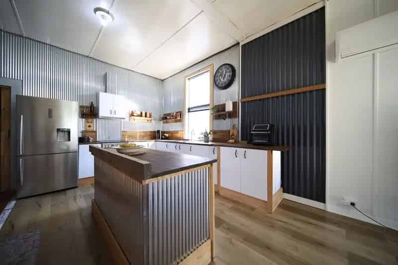 Township Treasure: Tidy, Stylish and Versatile!