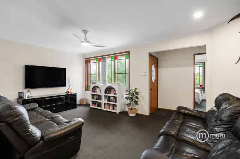 Buy House in Ulladulla with Spacious Backyard and Covered Pergola